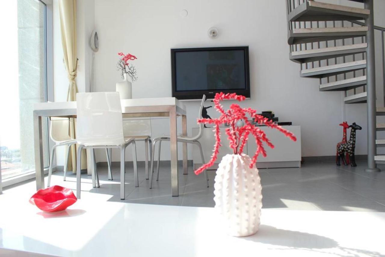 Neve Tzedek Tower-Wonderful, modern apt - sea view Apartment